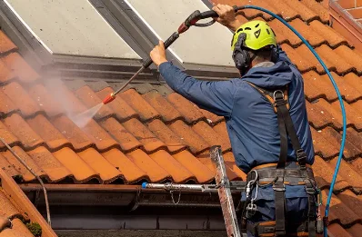Démoussage et hydrofuge de toiture à Bretenière